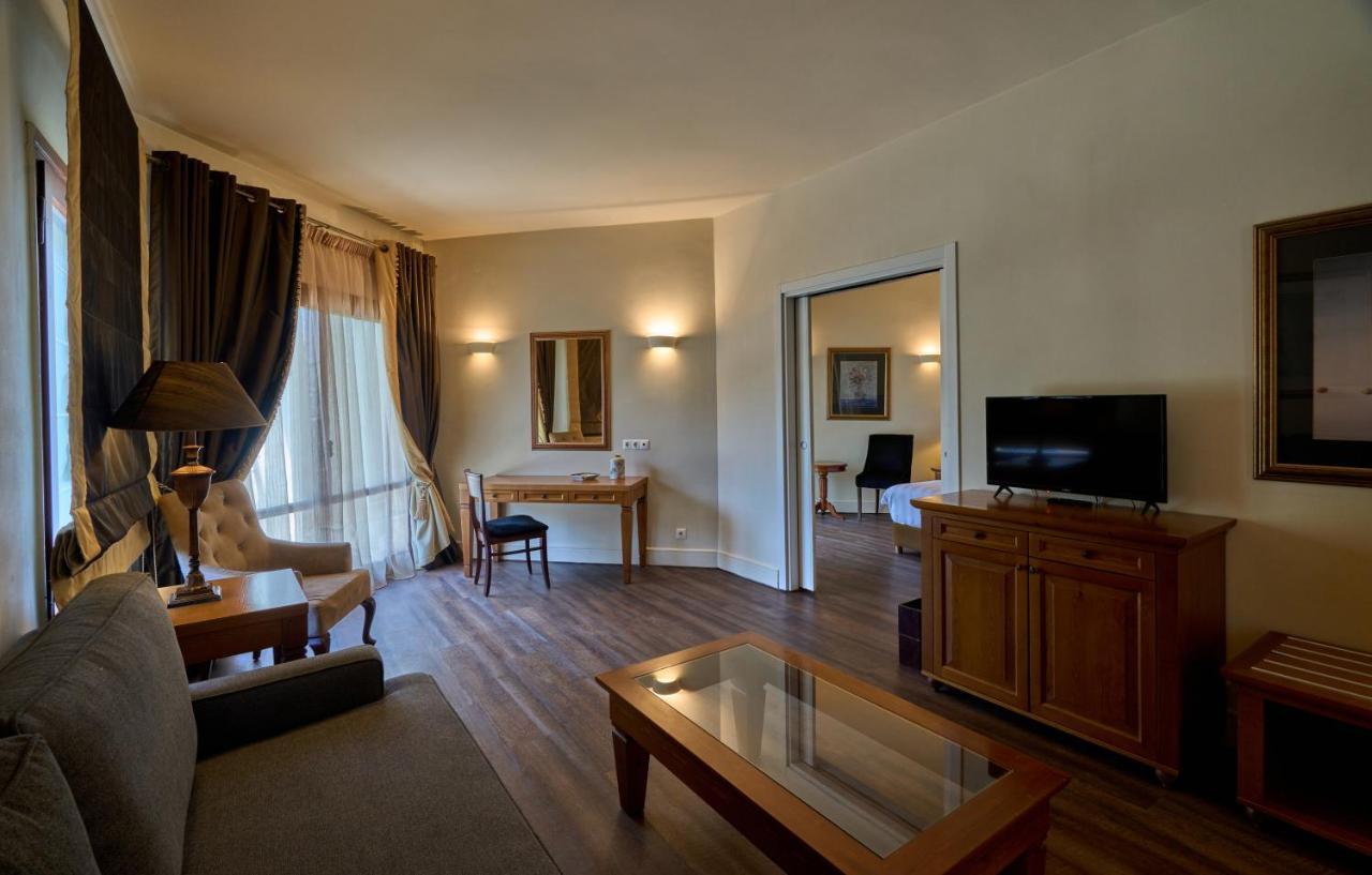 Xenia Palace Portaria Extérieur photo